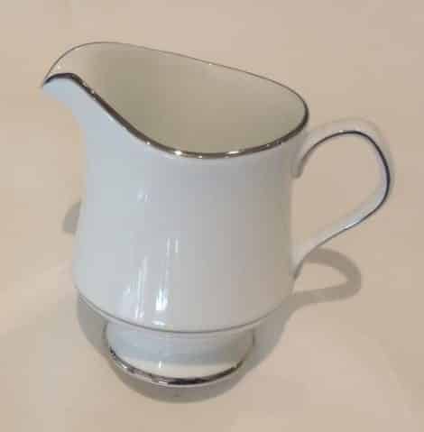 Coffee Creamer, White/Silver