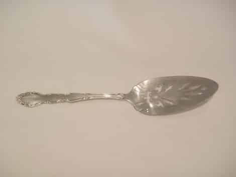 silver cake/pie server