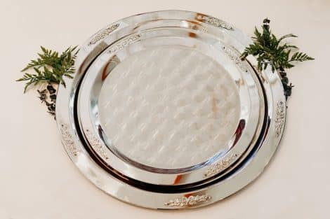 silver round tray